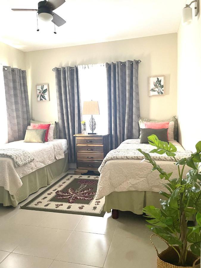 Seashore Vacation Home, Oceanpointe, Lucea, Jamaica Dış mekan fotoğraf